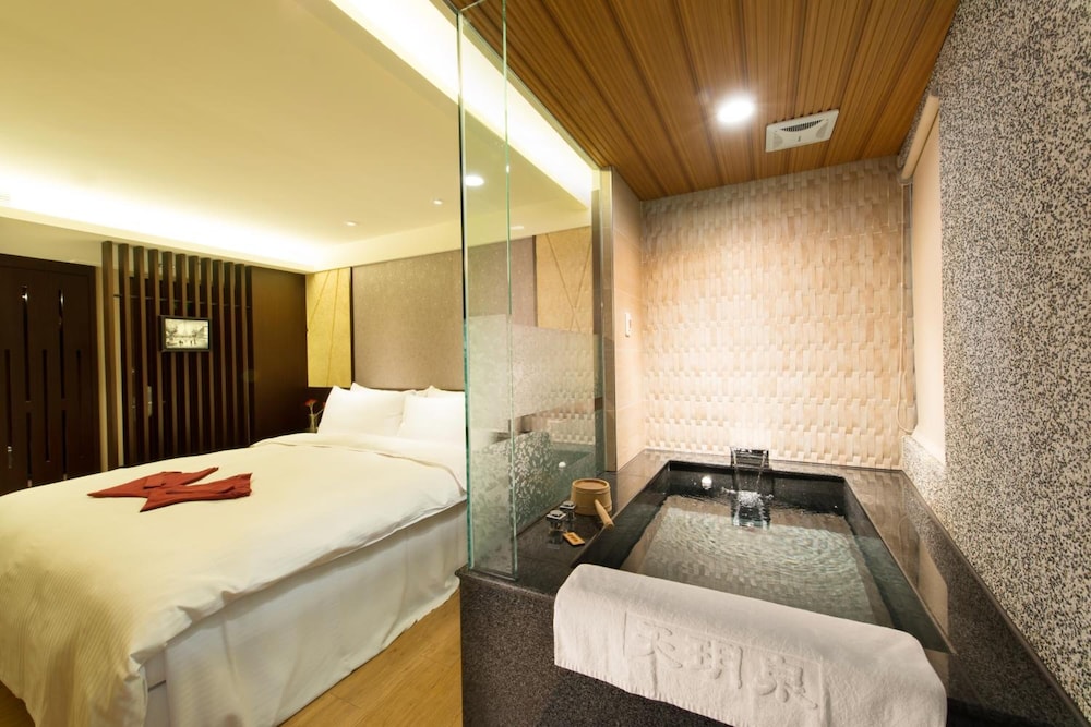 Beitou Hot Spring Resort Tian Yue Quan 35/65