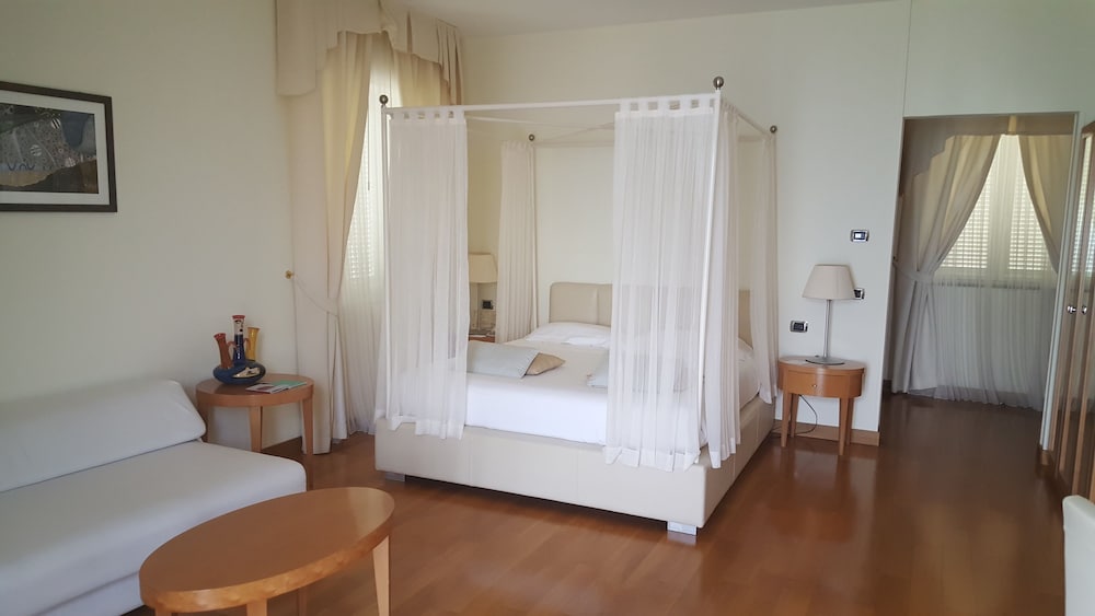 Raito Hotel 70/133