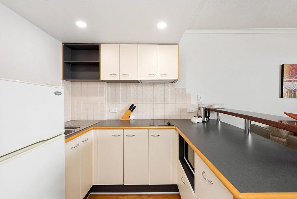 غرفة بسرير كوين بغرفة نوم واحدة، CENTRAL COSMO APARTMENTS 3/5