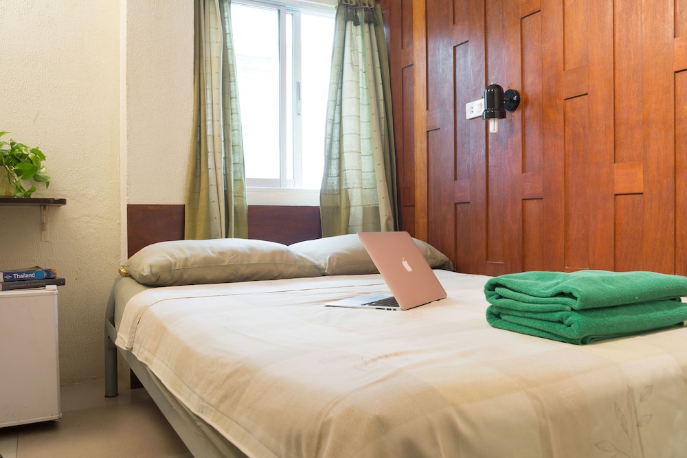 New Road Guest House 6/34