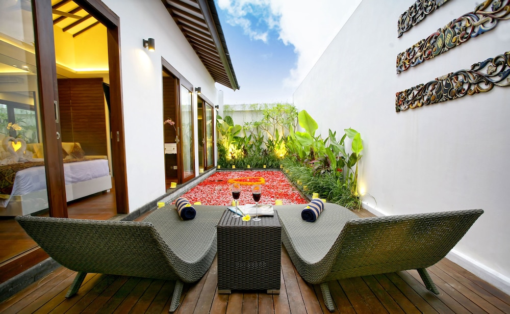 Anari Villas Kuta 58/65