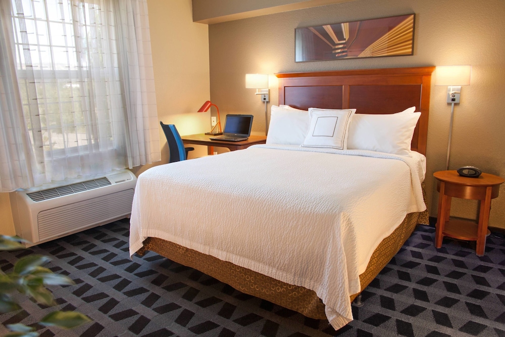 TownePlace Suites Medford 12/41