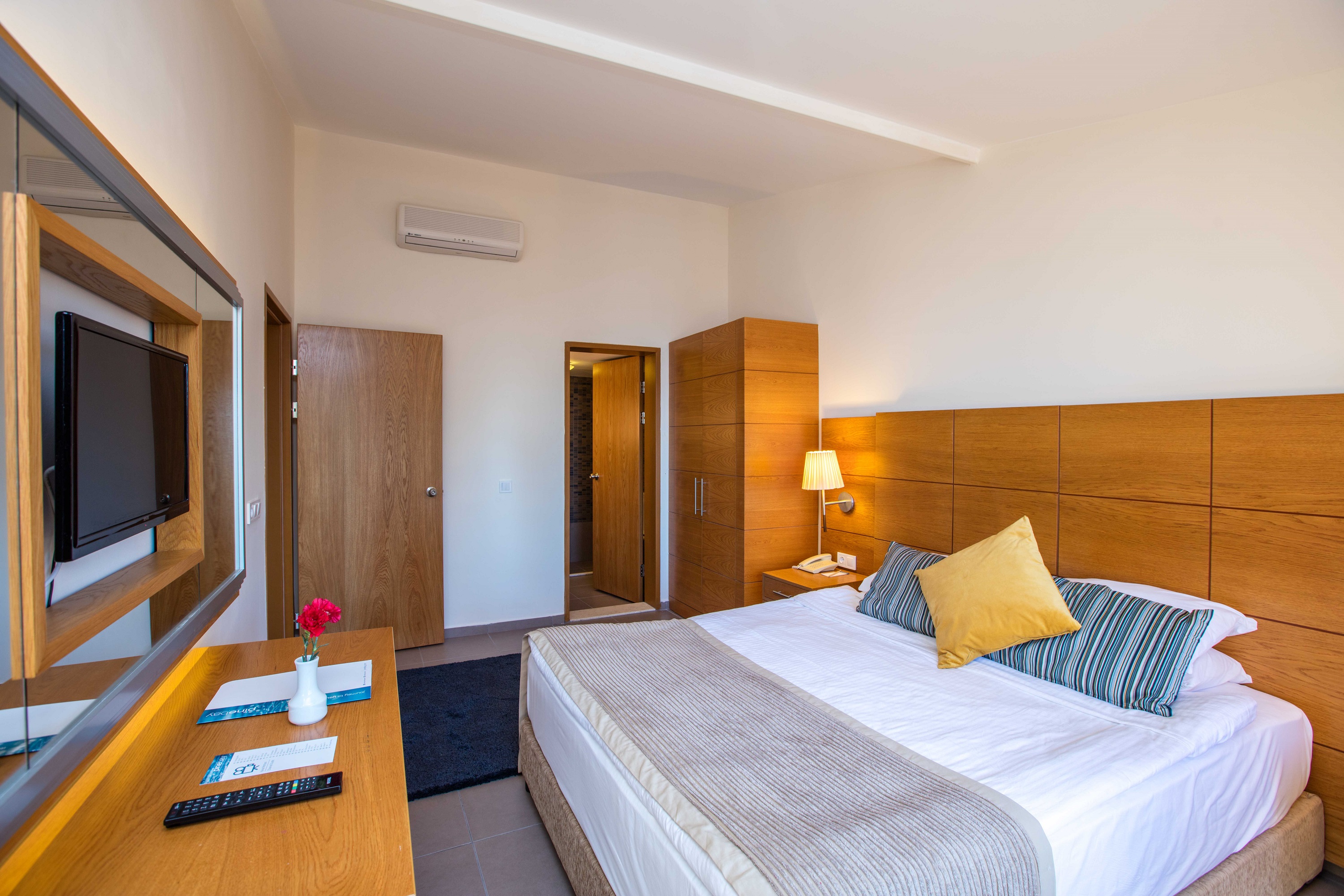 JUNIOR CLUB ROOM