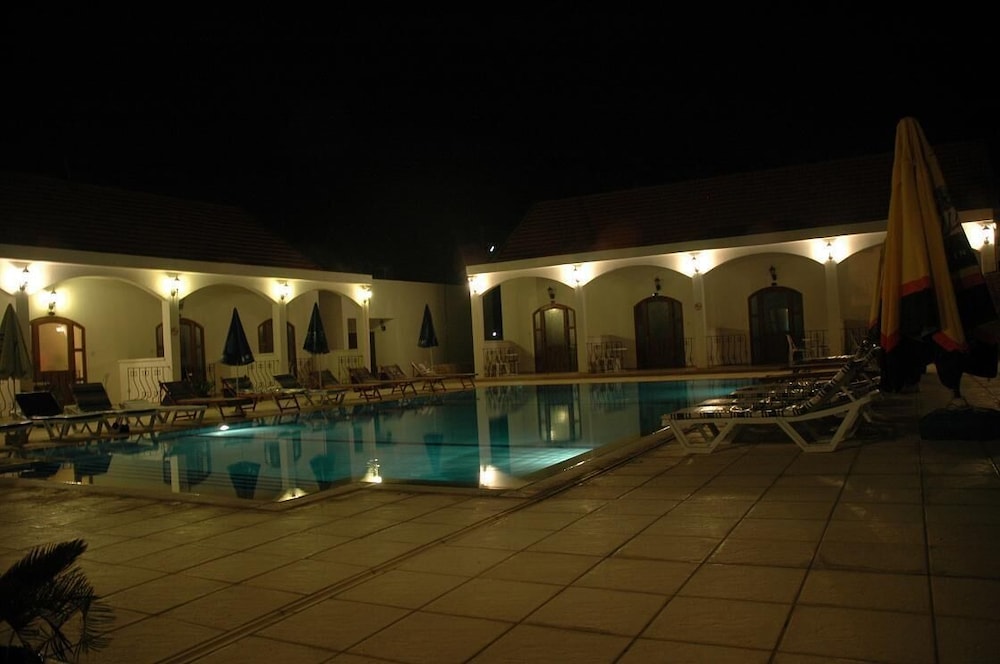 swimming pool spa
