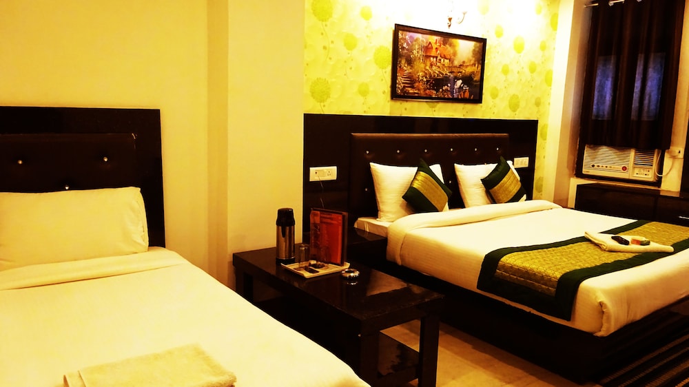 Hotel Noida International 19/50