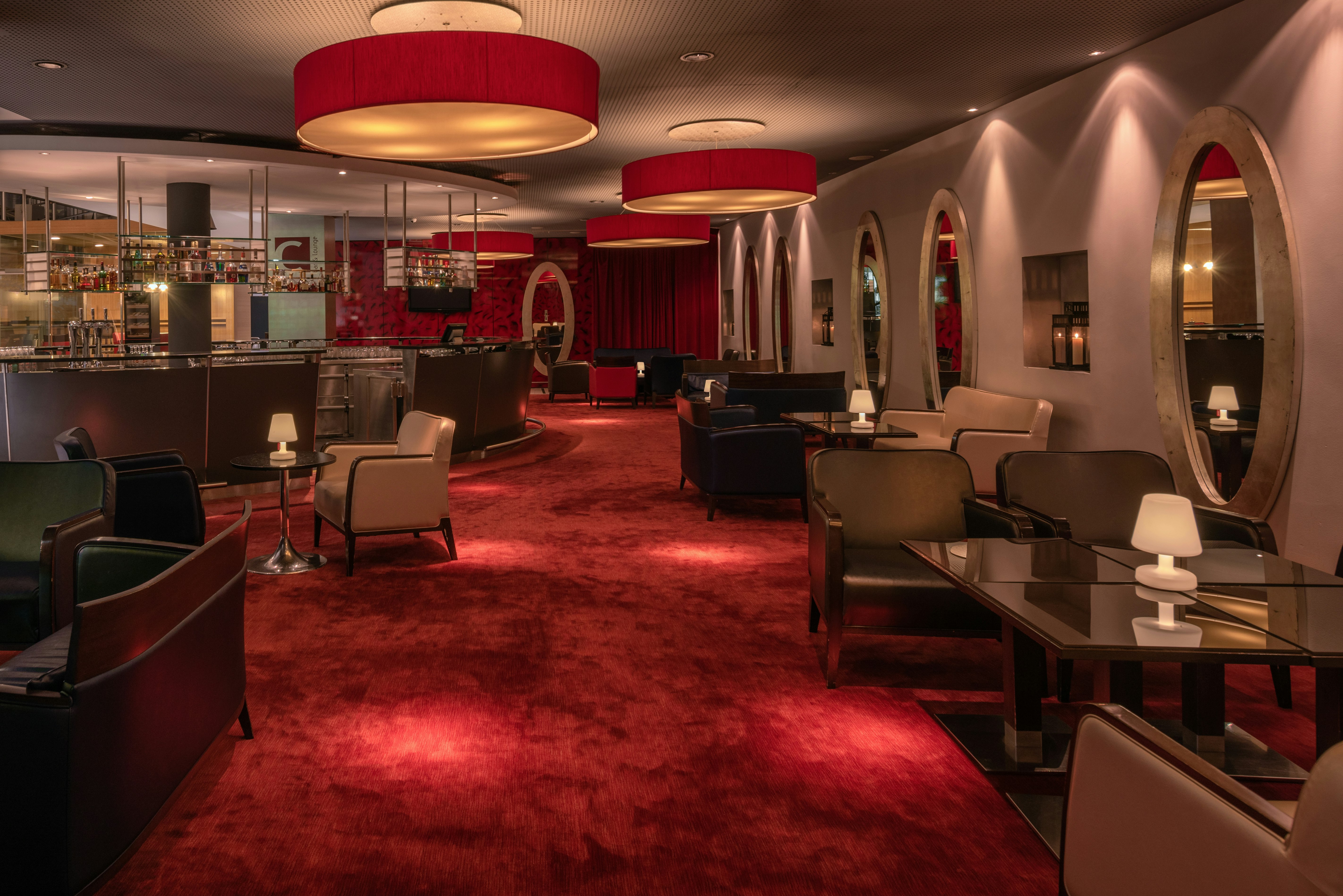 Hilton Geneva Hotel and Conference Centre (EX-Starling E EX-Crowne) 78/81