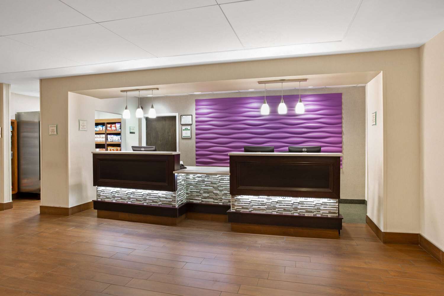 La Quinta Inn & Suites by Wyndham Springfield MA 9/43