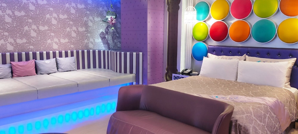 Icloud Motel 37/50