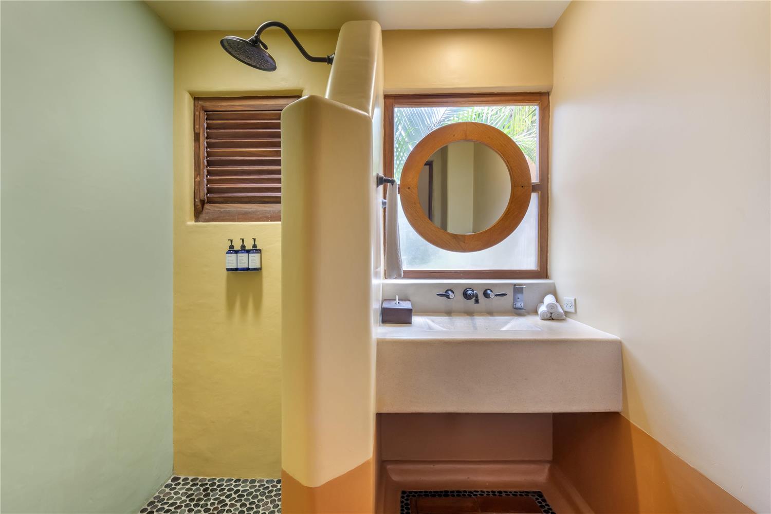 1 Bedroom, Suite, King Bed, Ocean View, Plunge Pool