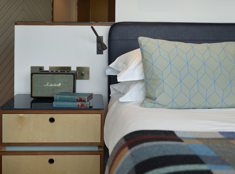 Marrable's Farringdon Hotel 10/36