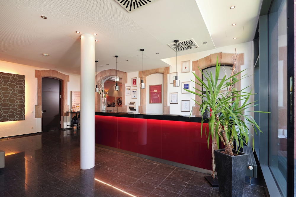 Novina Hotel Tillypark 12/71