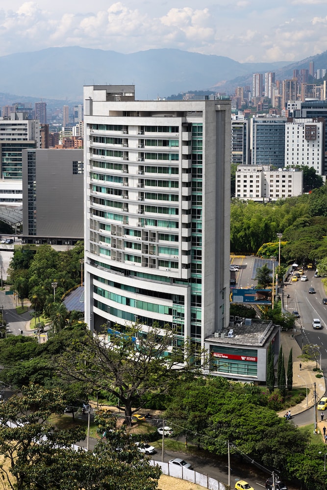 Estelar Medellin Apartaments 1/49
