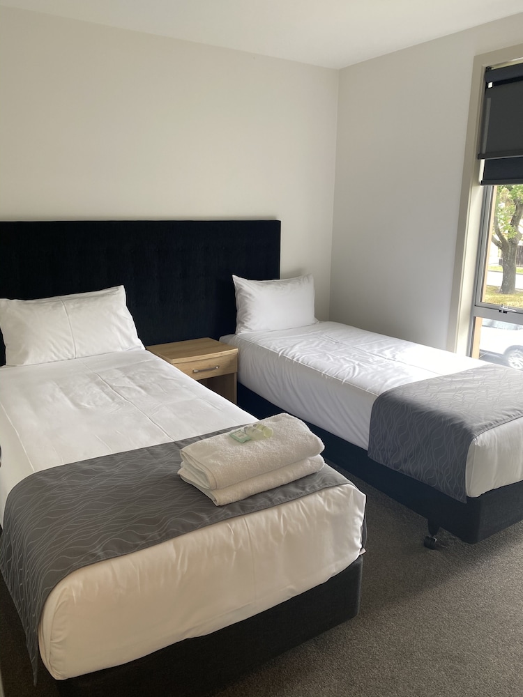 2 BEDROOMS, EXECUTIVE