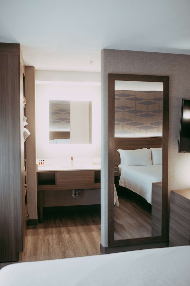 Best Western Plus West Edmonton 16/77