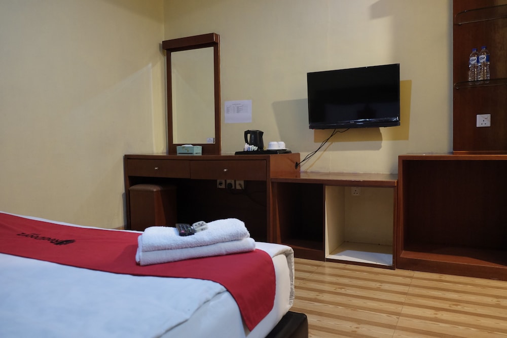 Reddoorz Plus Near Dc Mall Batam 20/39