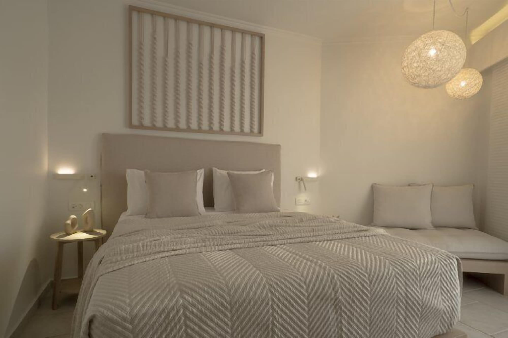 DELUXE, QUEEN BED, GARDEN SIDE, POOL VIEW, GROUND FLOOR