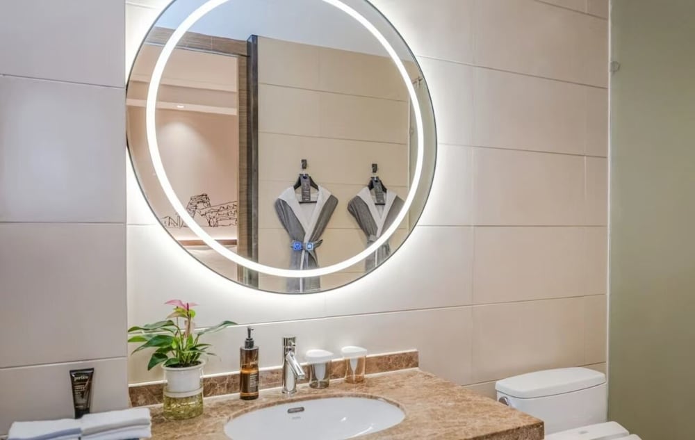 Shanghai International Tourist Resort Fuyi Hotel 53/55