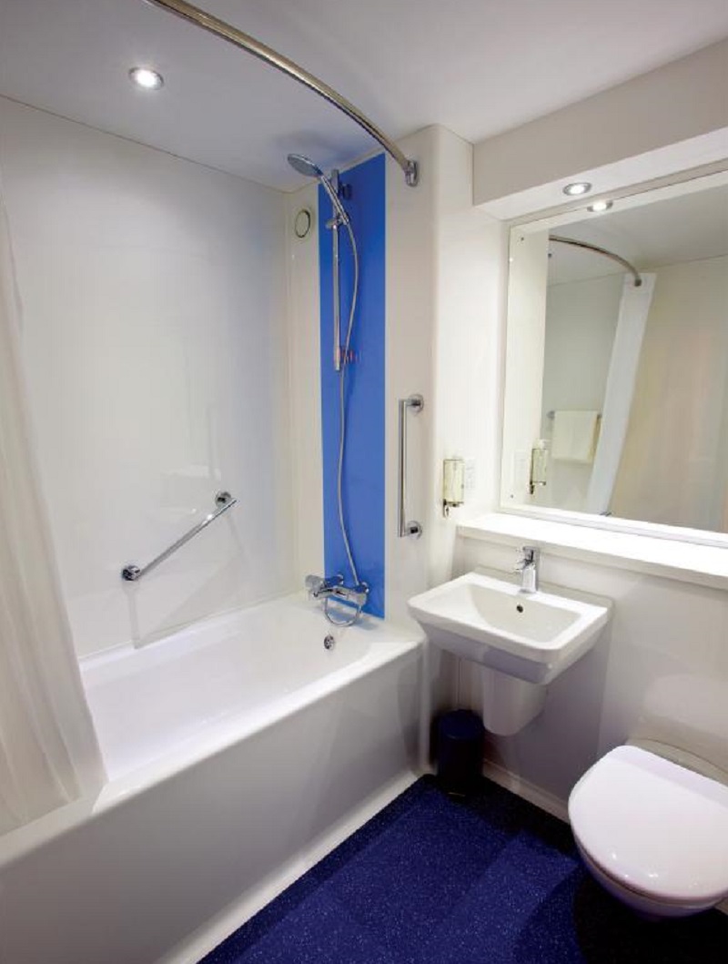 Travelodge Chertsey 24/27