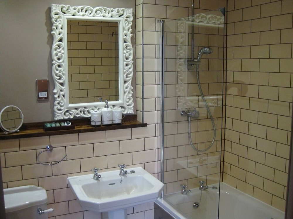 Pen Mill Hotel 47/50