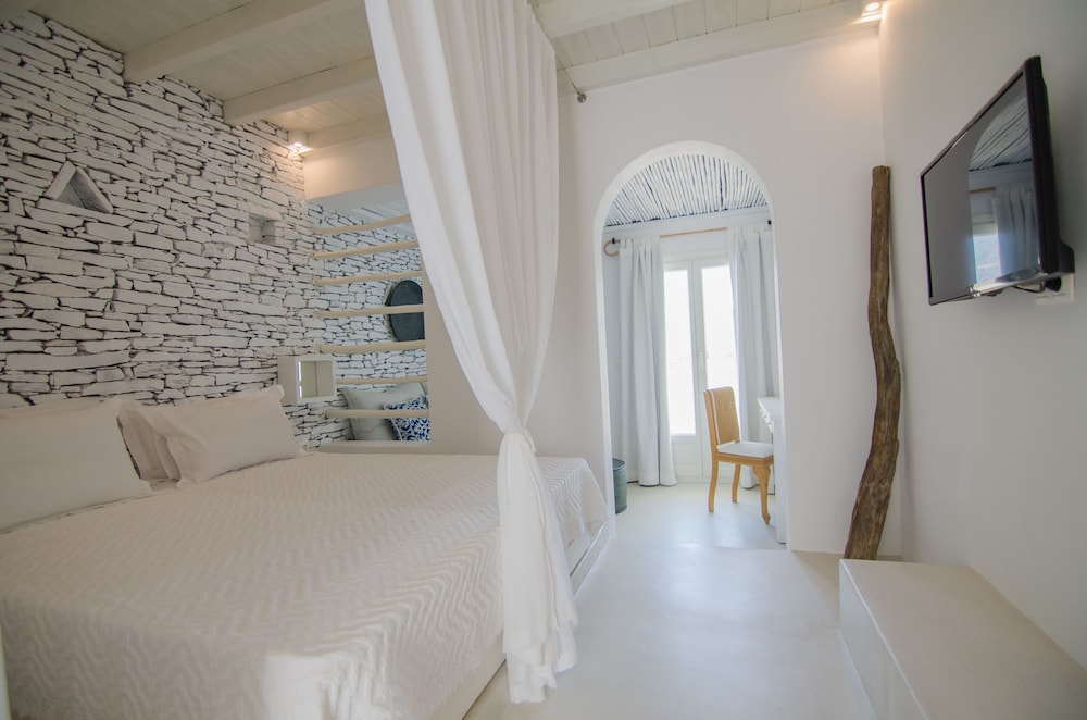 Levantes Ios Boutique Hotel 24/74