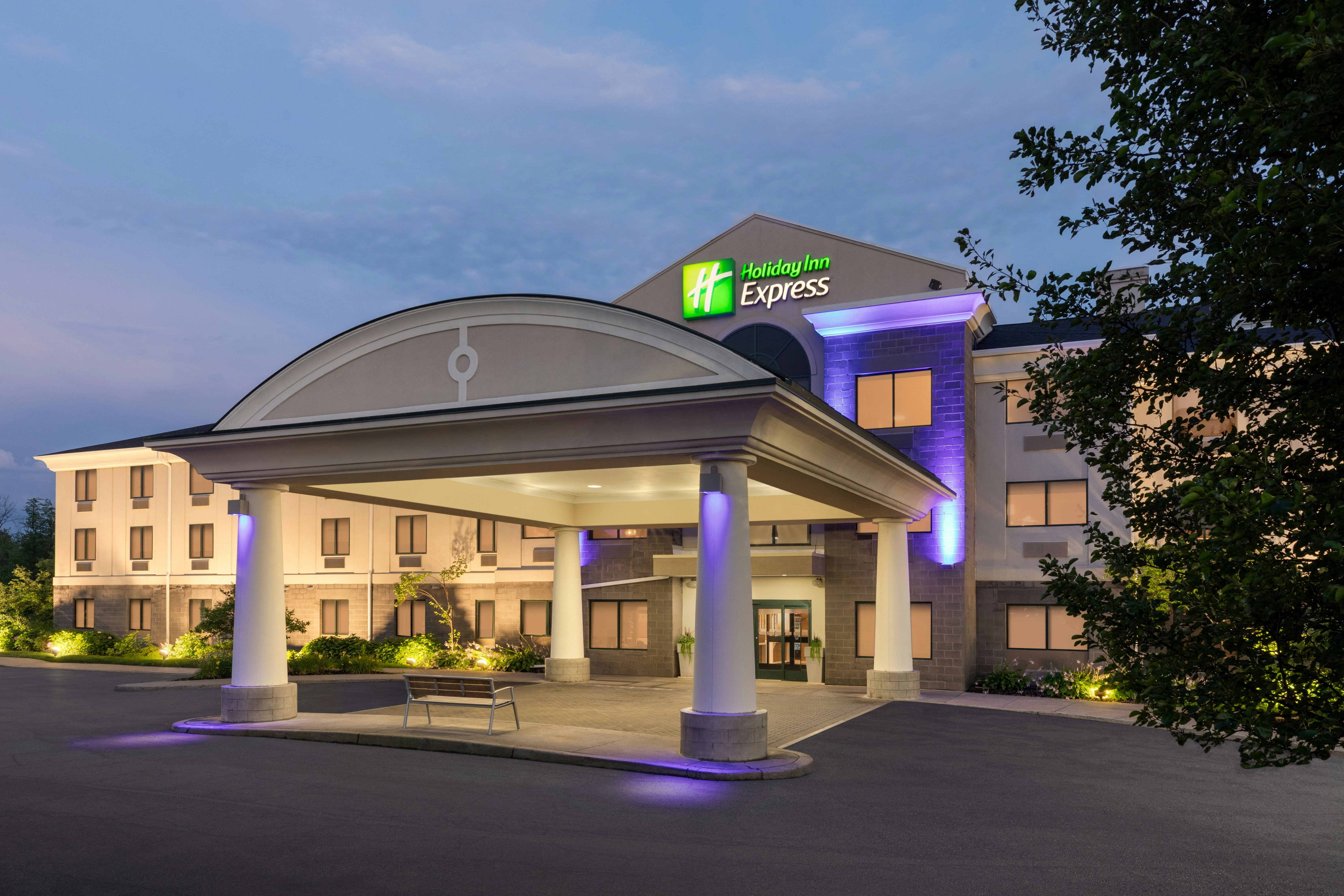 Holiday Inn Express Syracuse Airport 2/65