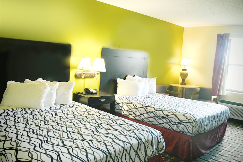 Days Inn by Wyndham Park City Kansas 17/28