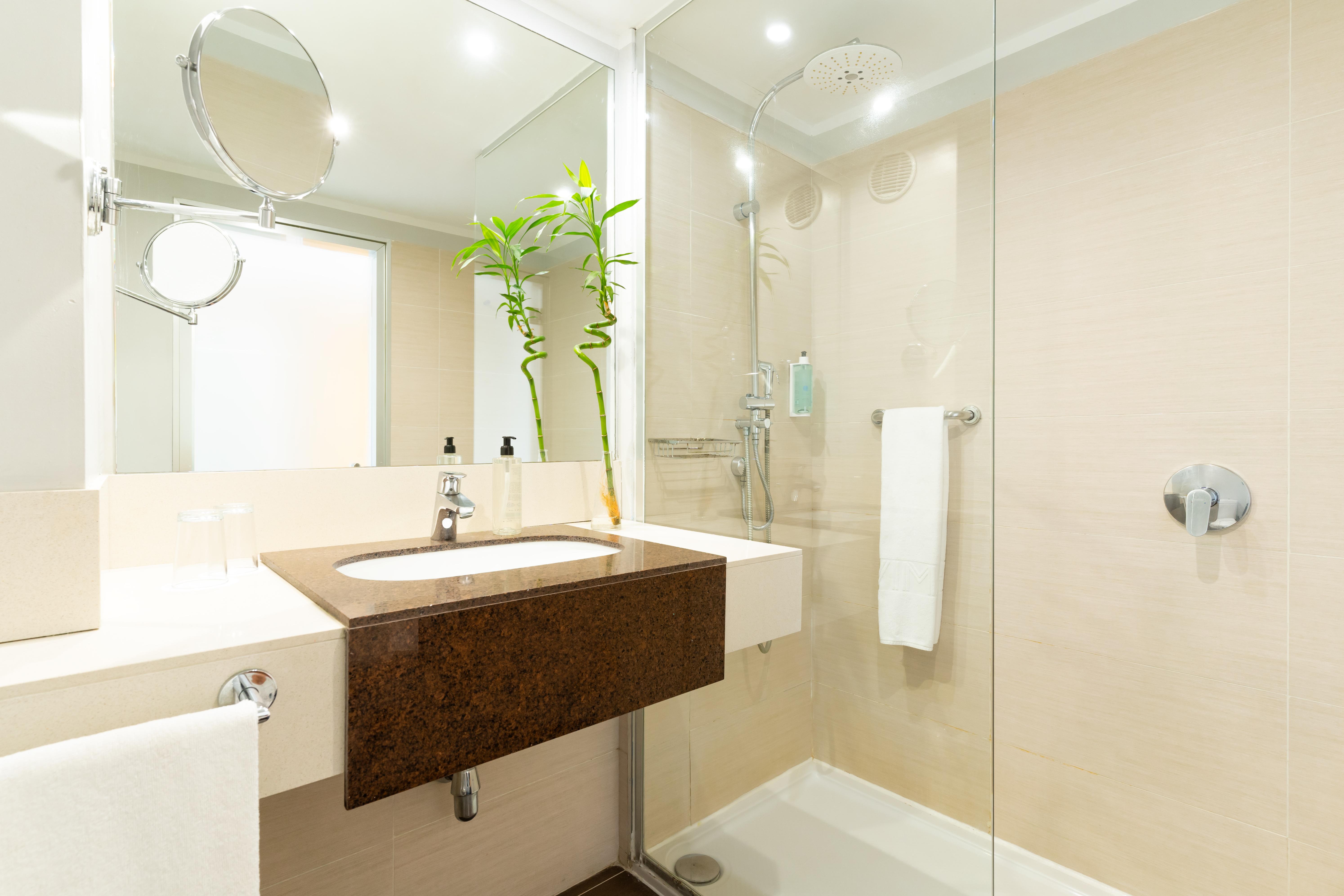 Superior, Double Bed, Side Sea View، Hovima Costa Adeje - Adults Only 5/5