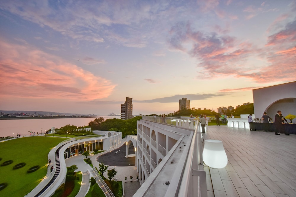 Golden Tulip FAB Hotel 35/43