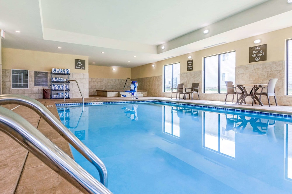Comfort Suites Brookings near University 5/51