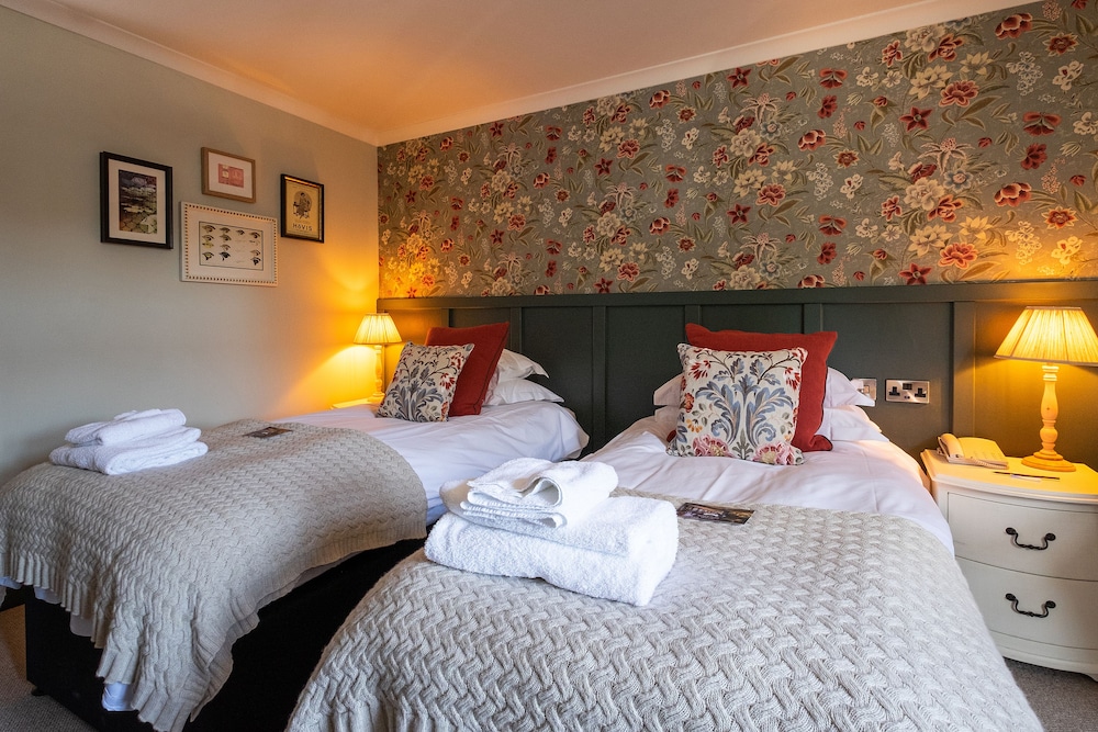 SUPERIOR, TWIN BEDS