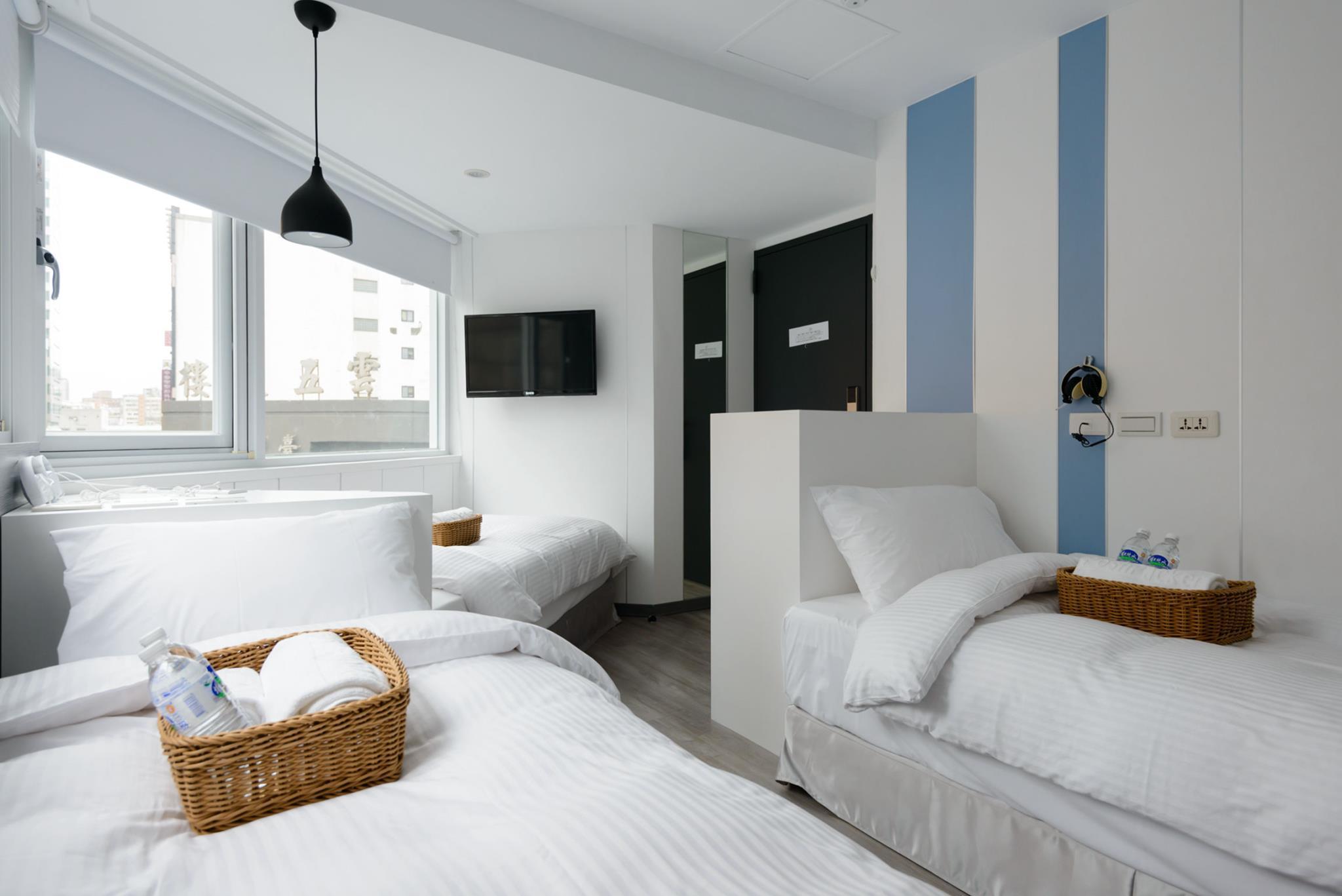 غرفة قياسية ثلاثية بثلاثة أسرّة بحمام مشترك، Poshpacker Hotel 2/3