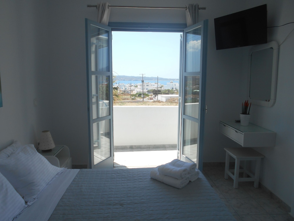 Elea Milos (ex Antonis Rooms) 7/45