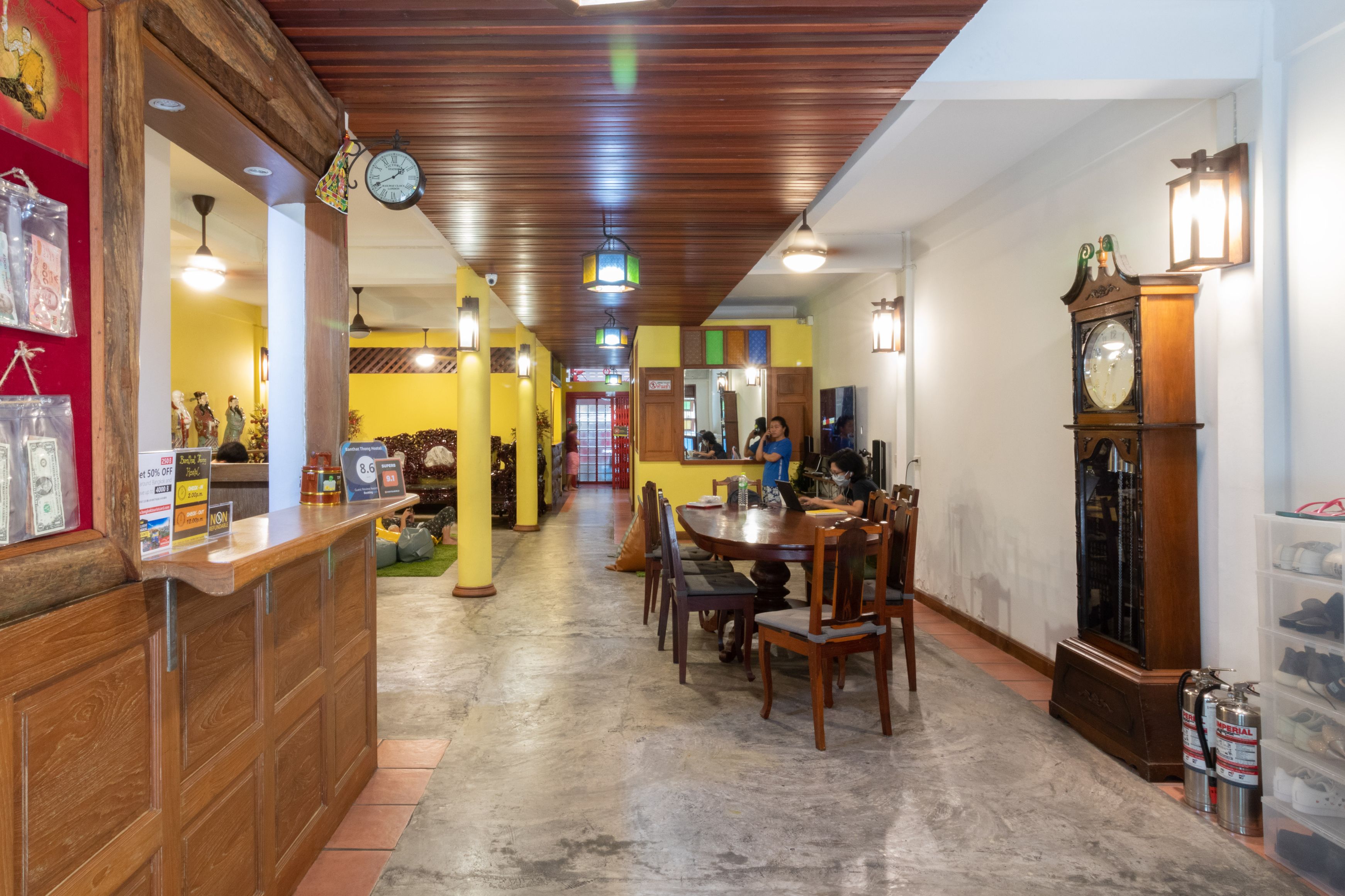 Banthat Thong Hostel 27/35