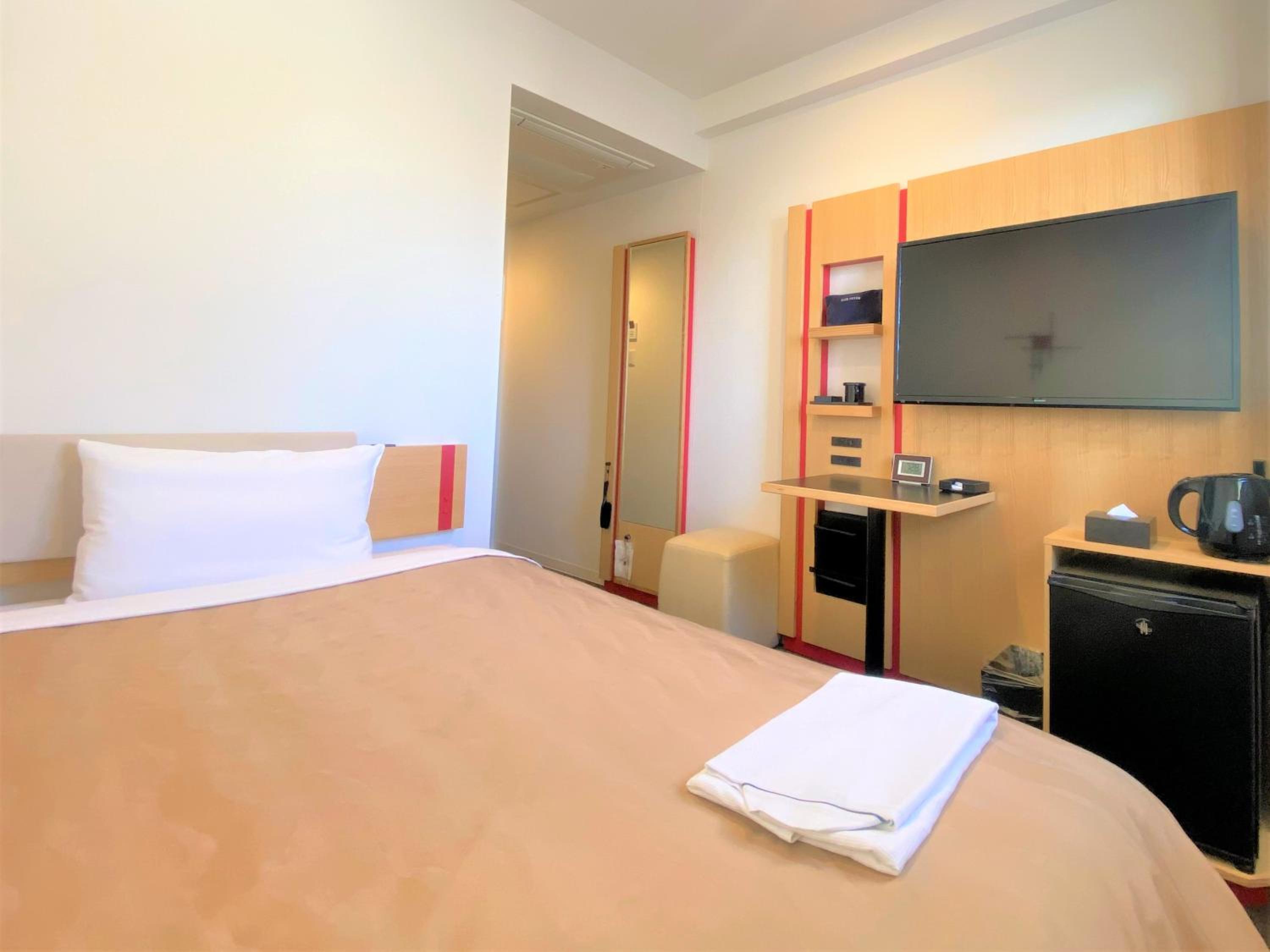 Semi Room, Single, Semi Double Bed