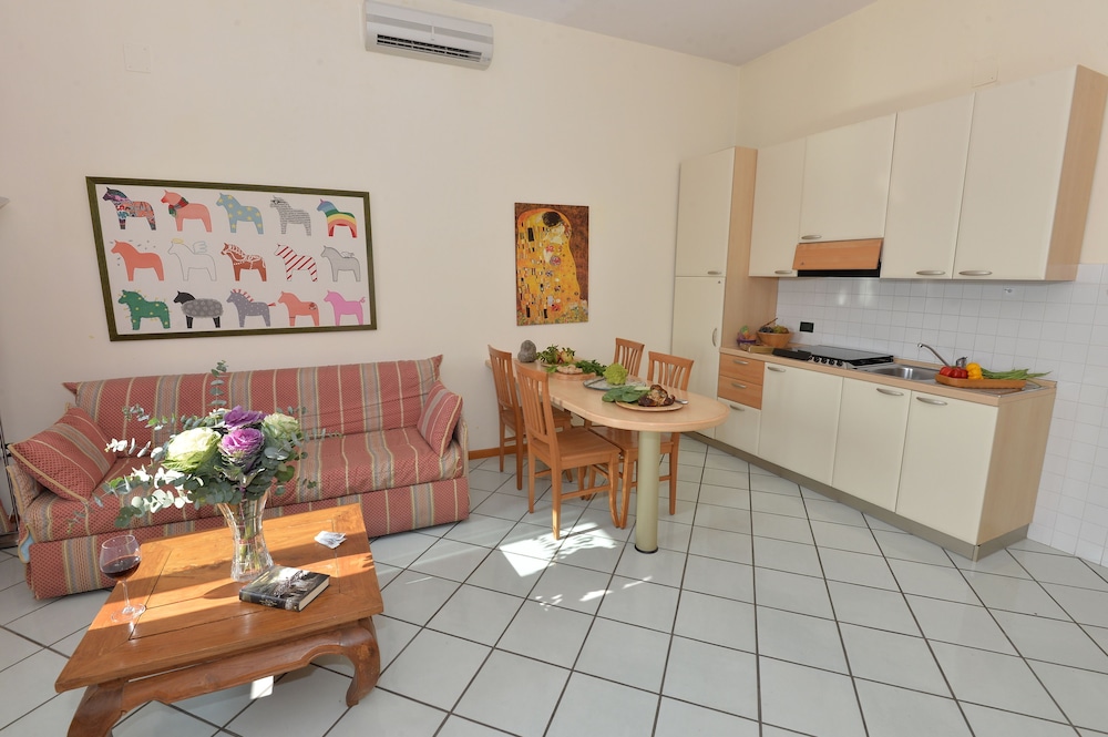 Miramare Residence 17/41