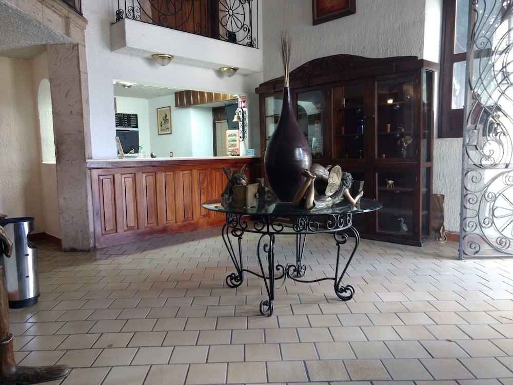 Hotel Don Quijote Plaza 49/58