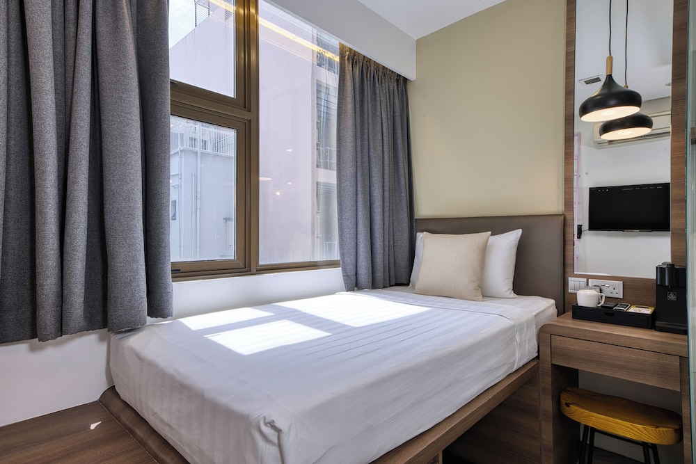 CHAMPION HOTEL CITY 19/50