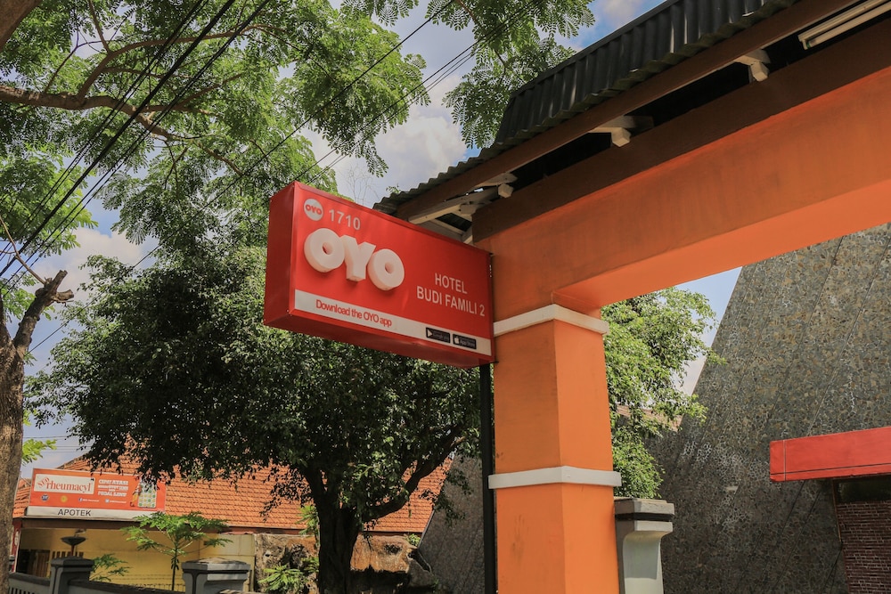 OYO 1710 Hotel Budi Famili 2 Syariah 5/23