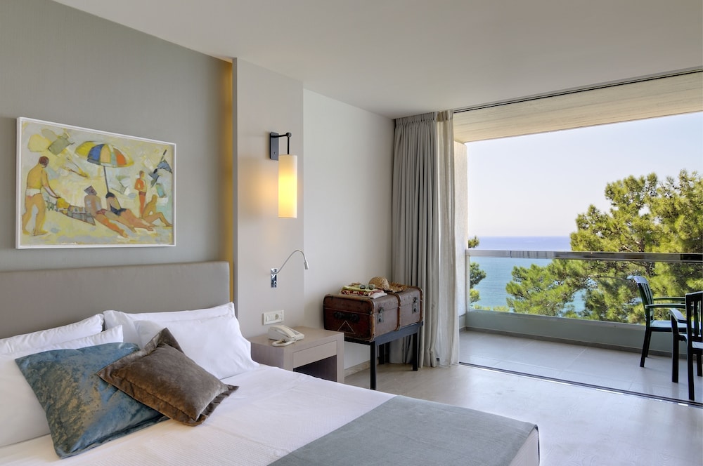 White Rocks Hotel & Bungalows 20/77