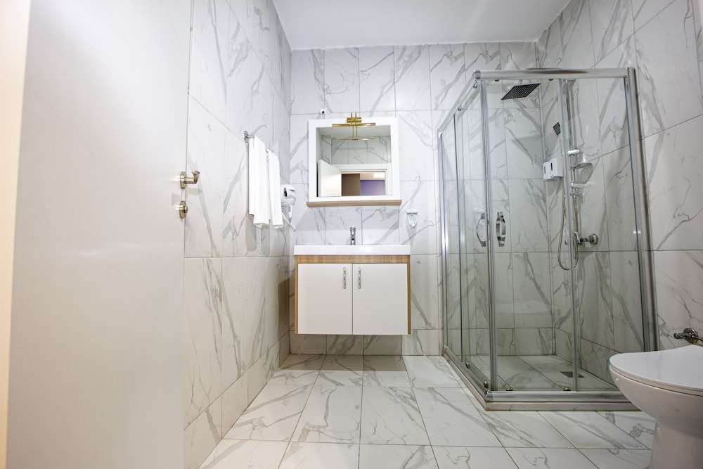 Alemeyn The Taksim Leons Hotel Cafe & Spa 27/28