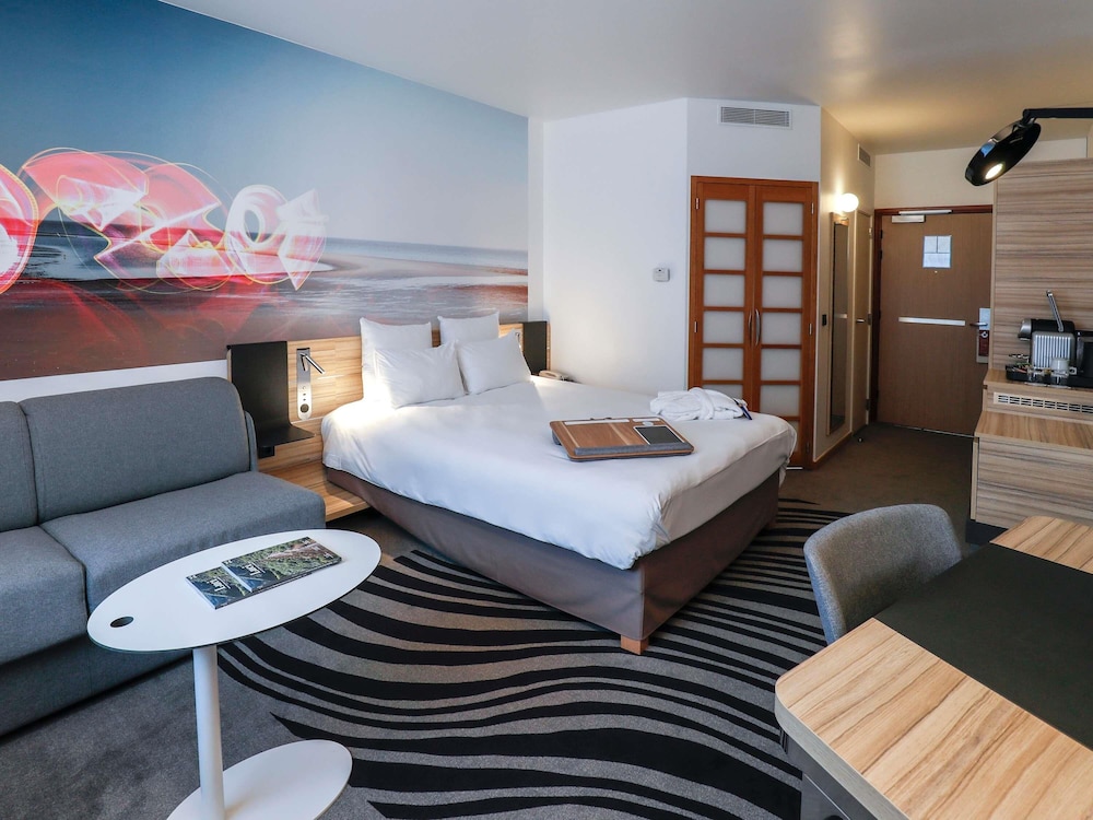 Novotel Luxembourg Centre Hotel 25/67
