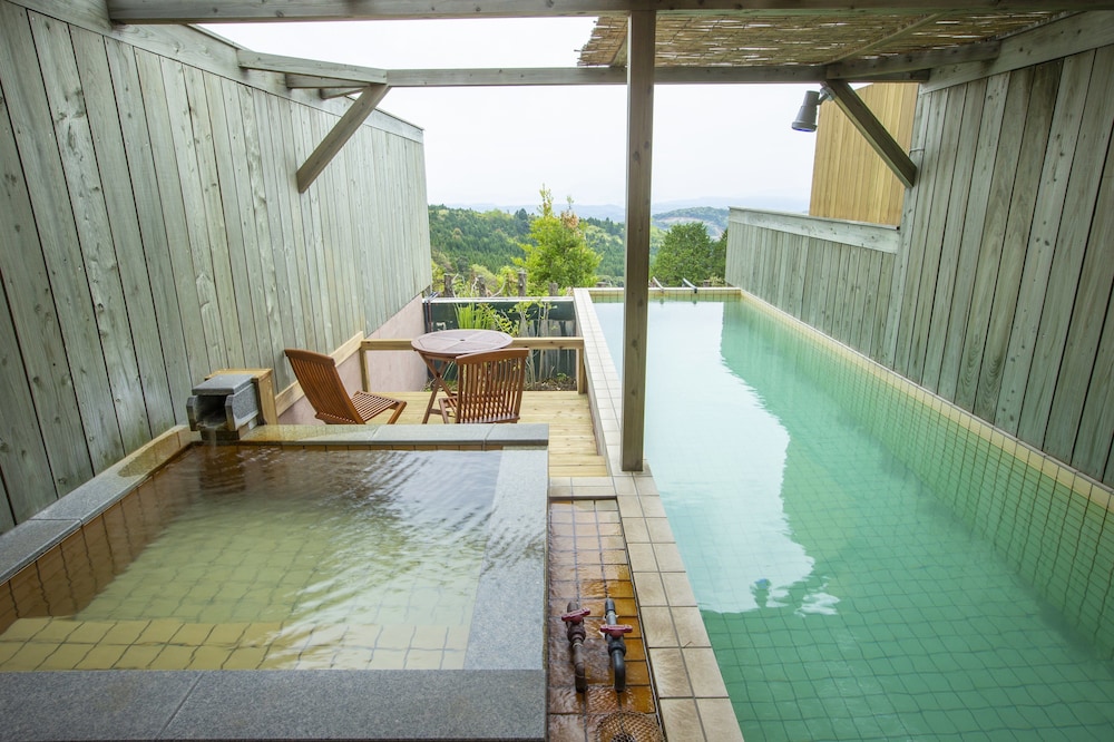 Kirishima Onsen Fufu Rotenburo no Yado Amateras 8/15