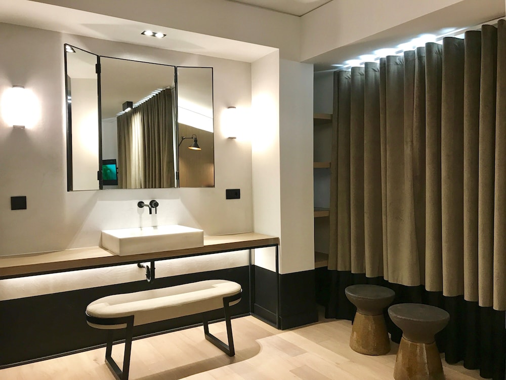 Niki Athens Hotel 35/50
