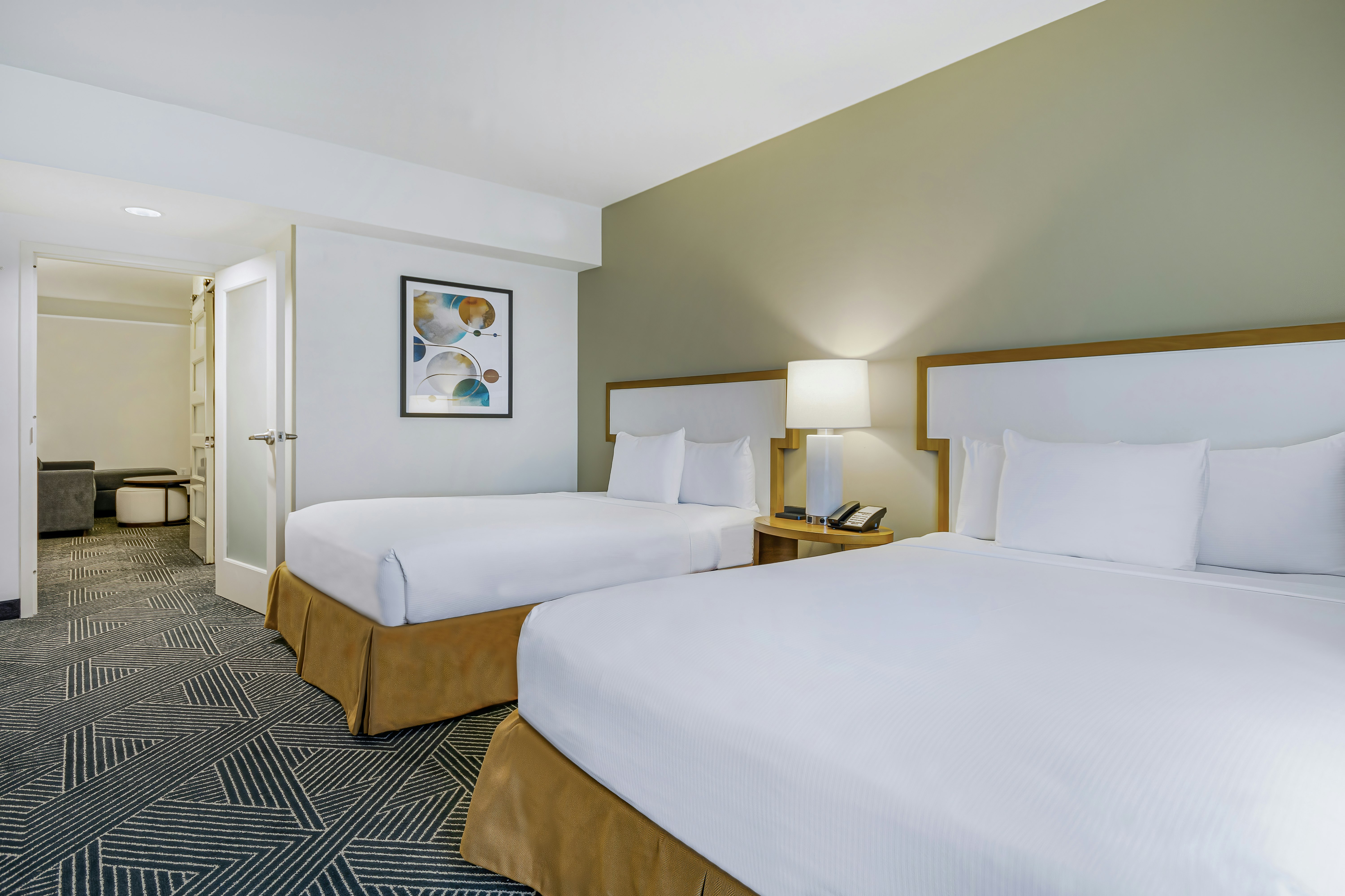 SUITE, 2 QUEEN BEDS, CORNER, ACCESSIBLE