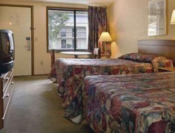 KNIGHTS INN GREENVILLE 7/8