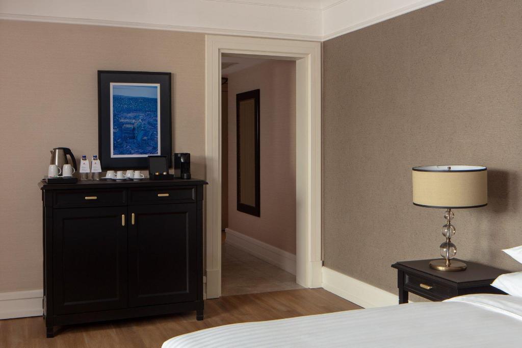 Presidential, Suite, King Bed, Sea View, Club Floor