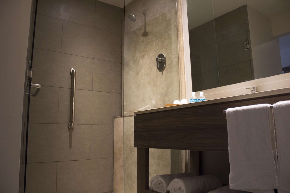 Hampton Inn by Hilton Durango 18/40