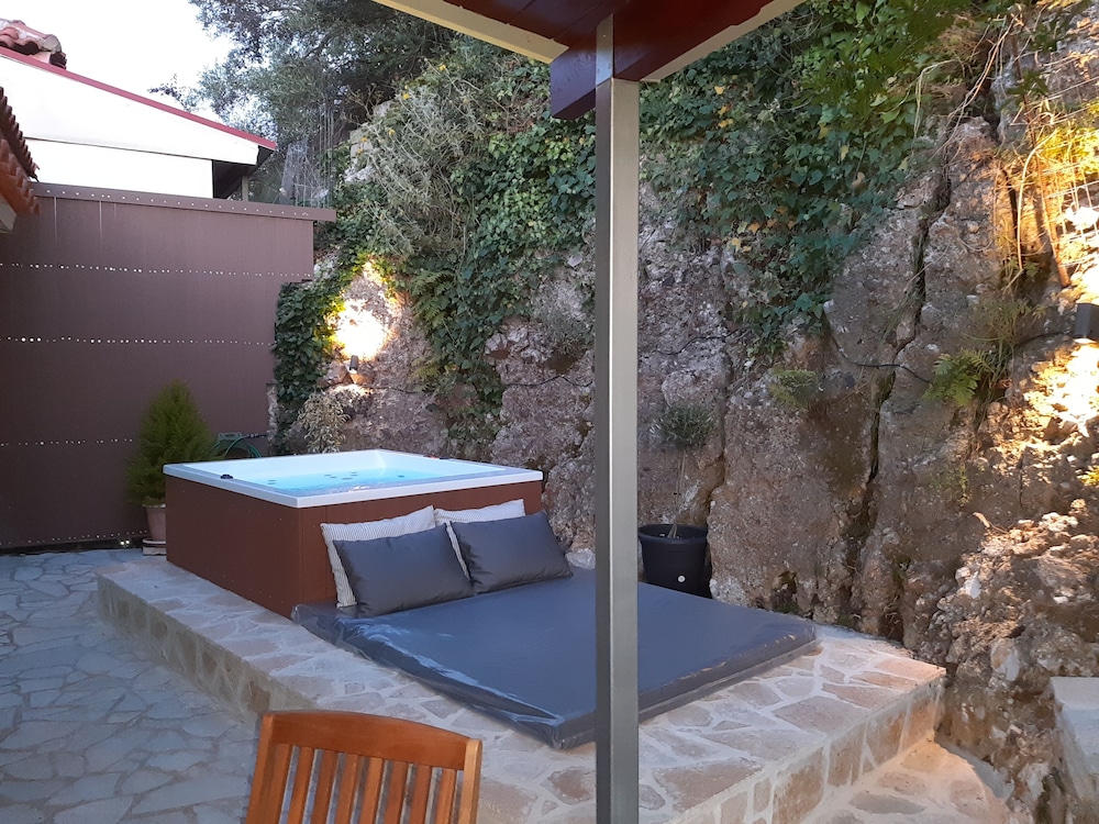 Paraskevi's Luxury Studios 10/46