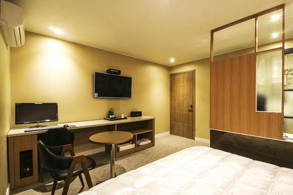 Two Heart Hotel Gimhae 41/55