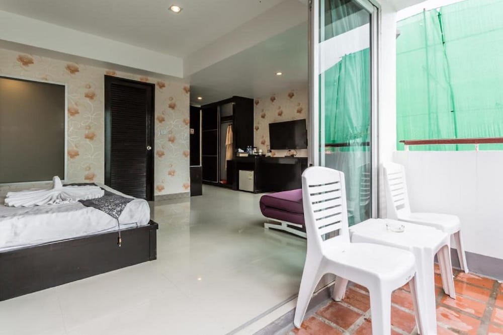 7q Patong Beach Hotel 25/49